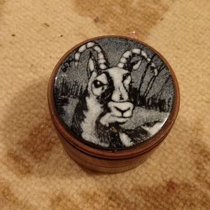 Special wooden ring holder